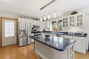 12685 W Barbary Ct, New Berlin, WI 53151 - Photo 7