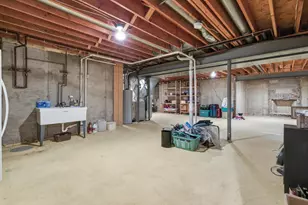 12685 W Barbary Ct, New Berlin, WI 53151 - Photo 33