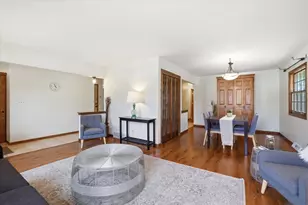 1170 Saratoga Pkwy, Oconomowoc, WI 53066 - Photo 5