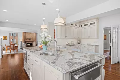 130  Lamplighter Ln, Racine, WI 53402 - Photo 7