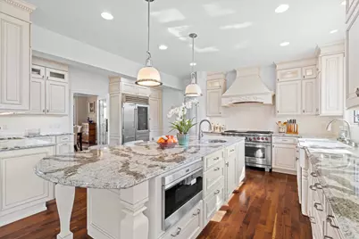 130  Lamplighter Ln, Racine, WI 53402 - Photo 9