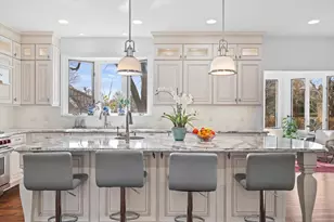 130 Lamplighter Ln, Racine, WI 53402 - Photo 5