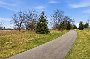 1636 Upland Ct, Hartland, WI 53029 - Photo 57