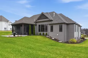 1636 Upland Ct, Hartland, WI 53029 - Photo 51