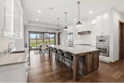 1636  Upland Ct, Hartland, WI 53029 - Photo 9