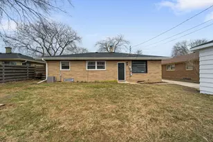 821 Saxony Dr, Racine, WI 53402 - Photo 19