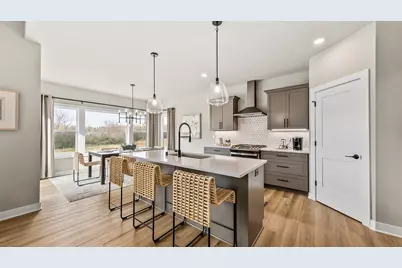 911  Kohlwey Dr, Grafton, WI 53024 - Photo 5