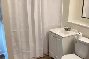 2704 N Hackett Ave, Milwaukee, WI 53211 - Photo 9