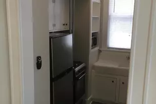 2704 N Hackett Ave, Milwaukee, WI 53211 - Photo 15