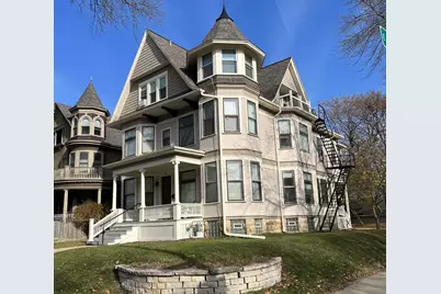 2704 N Hackett Ave, Milwaukee, WI 53211 - Photo 31