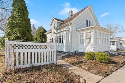 1009  Wisconsin St, Watertown, WI 53094 - Photo 1