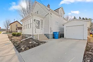 1009 Wisconsin St, Watertown, WI 53094 - Photo 3