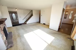 7222 S Delaine Dr, Oak Creek, WI 53154 - Photo 5