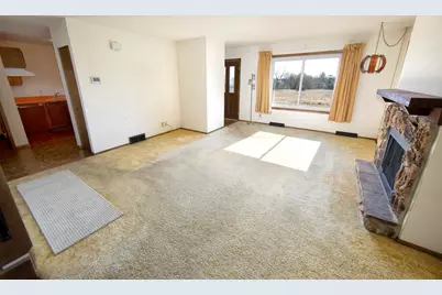 7222 S Delaine Dr, Oak Creek, WI 53154 - Photo 3