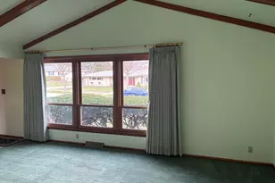 231 E Sunset Dr, Oak Creek, WI 53154 - Photo 9