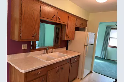 231 E Sunset Dr, Oak Creek, WI 53154 - Photo 5