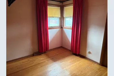 231 E Sunset Dr, Oak Creek, WI 53154 - Photo 11