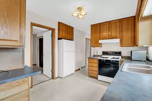 N6236 W Lake Shore Dr, Spring Prairie, WI 53105 - Photo 5