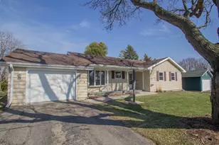 201 Oak Hill Ct, Watertown, WI 53094 - Photo 3