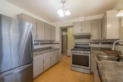 201  Oak Hill Ct, Watertown, WI 53094 - Photo 9