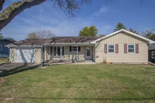 201 Oak Hill Ct, Watertown, WI 53094 - Photo 1