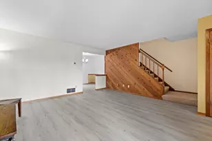 8107 S Legend Dr, Franklin, WI 53132 - Photo 7