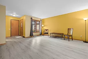 8107 S Legend Dr, Franklin, WI 53132 - Photo 5