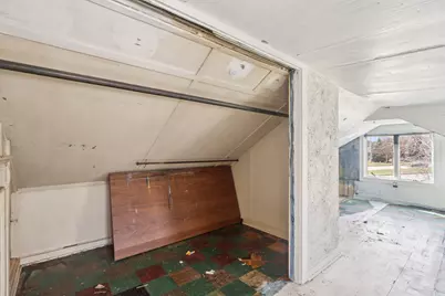 4510 W Loomis Rd, Greenfield, WI 53220 - Photo 33