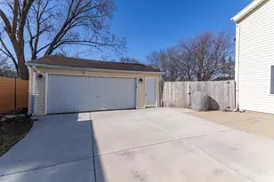 8741 W Dallas St, Milwaukee, WI 53224 - Photo 41