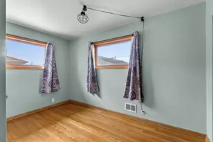 1318 S 24th St, Manitowoc, WI 54220 - Photo 11