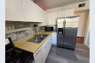 1342 E Randolph Ct #B, Milwaukee, WI 53212 - Photo 5