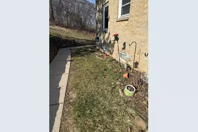 1342 E Randolph Ct #B, Milwaukee, WI 53212 - Photo 3