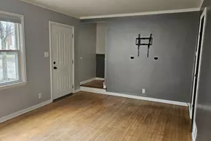 2353 S 77th St, West Allis, WI 53219 - Photo 9