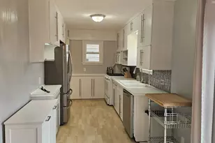 2353 S 77th St, West Allis, WI 53219 - Photo 11