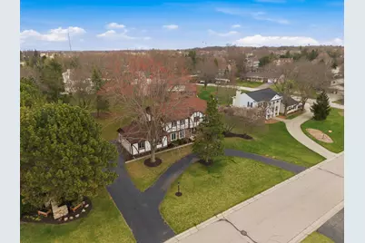 18760  Yorkshire Ln, Brookfield, WI 53045 - Photo 3