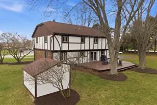 18760 Yorkshire Ln, Brookfield, WI 53045 - Photo 33