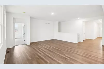 5746  Hunter Dr, Racine, WI 53406 - Photo 3