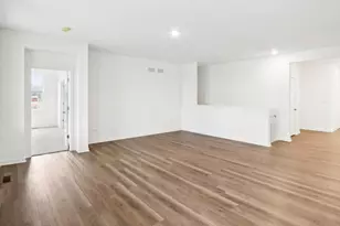 5746 Hunter Dr, Racine, WI 53406 - Photo 3