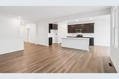 5746  Hunter Dr, Racine, WI 53406 - Photo 5