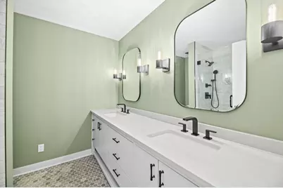 2525 S Shore Dr #2D, Milwaukee, WI 53207 - Photo 21