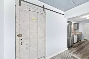 2525 S Shore Dr, Milwaukee, WI 53207 - Photo 13