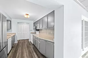 2525 S Shore Dr, Milwaukee, WI 53207 - Photo 11