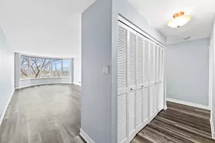 2525 S Shore Dr, Milwaukee, WI 53207 - Photo 5