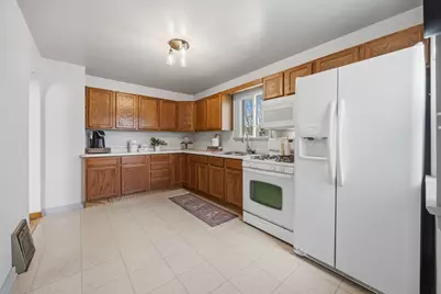 98  Jackson St, Fort Atkinson, WI 53538 - Photo 9