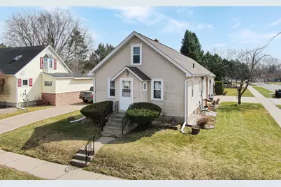 522 W Foster St, Tomah, WI 54660 - Photo 1