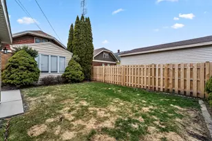 2607 Lasalle St, Racine, WI 53402 - Photo 39