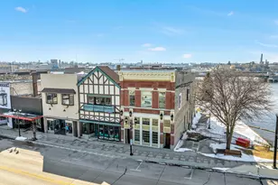 810 S 8th St, Manitowoc, WI 54220 - Photo 1