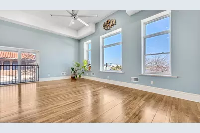 810 S 8th St, Manitowoc, WI 54220 - Photo 21