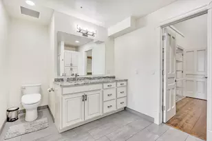 810 S 8th St, Manitowoc, WI 54220 - Photo 27