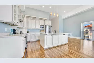 810 S 8th St, Manitowoc, WI 54220 - Photo 17